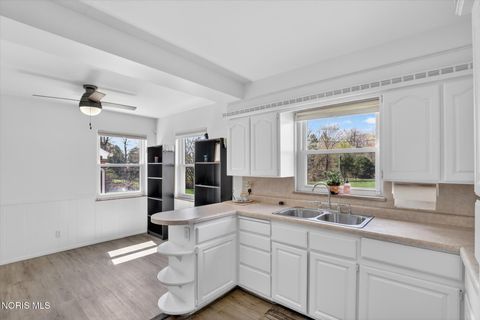 Tiny photo for 2137 Tremainsville Road, Toledo, OH 43613 (MLS # 10006235)