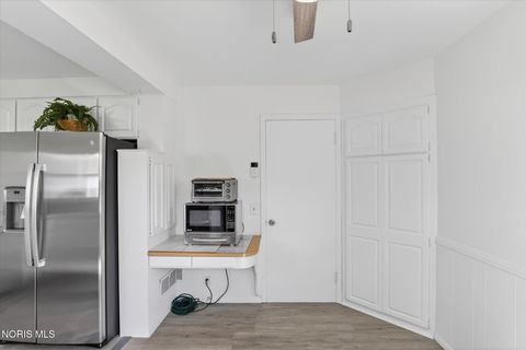 Tiny photo for 2137 Tremainsville Road, Toledo, OH 43613 (MLS # 10006235)