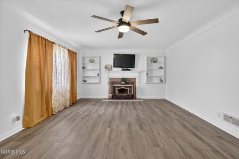 Tiny photo for 2137 Tremainsville Road, Toledo, OH 43613 (MLS # 10006235)