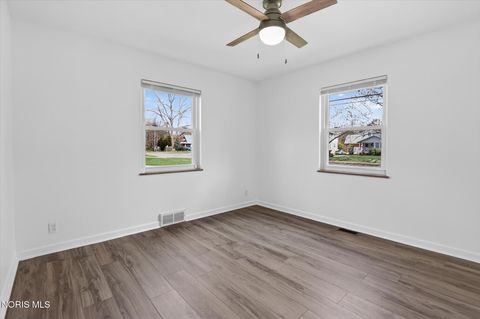 Tiny photo for 2137 Tremainsville Road, Toledo, OH 43613 (MLS # 10006235)