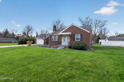 Tiny photo for 2137 Tremainsville Road, Toledo, OH 43613 (MLS # 10006235)