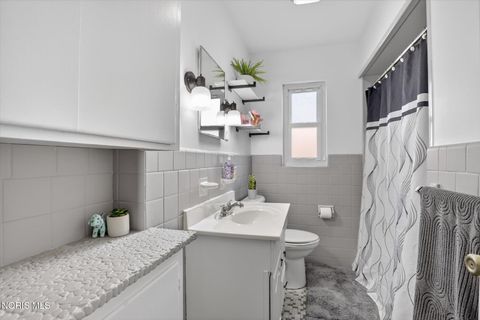 Tiny photo for 2137 Tremainsville Road, Toledo, OH 43613 (MLS # 10006235)