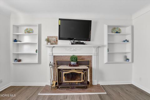 Tiny photo for 2137 Tremainsville Road, Toledo, OH 43613 (MLS # 10006235)