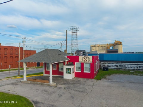 Photo of 840 N Summit Street, Toledo, OH 43604 (MLS # 10012817)