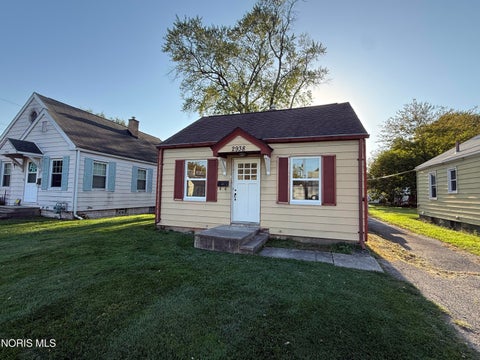Tiny photo for 2938 Chipplegate Road, Toledo, OH 43614 (MLS # 10014767)