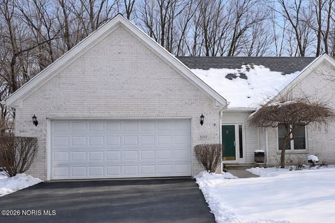 Photo of 5707 Waterford Place, Toledo, OH 43623 (MLS # 10003038)