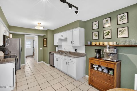 Tiny photo for 5543 Greenridge Drive, Toledo, OH 43615 (MLS # 10005880)