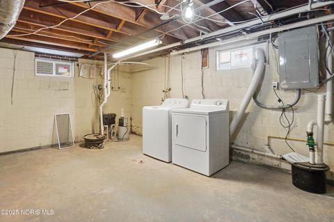 Tiny photo for 1421 Hurd Avenue, Findlay, OH 45840 (MLS # 10002222)