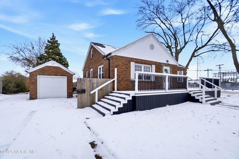 Tiny photo for 1421 Hurd Avenue, Findlay, OH 45840 (MLS # 10002222)