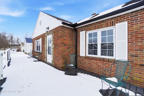 Tiny photo for 1421 Hurd Avenue, Findlay, OH 45840 (MLS # 10002222)