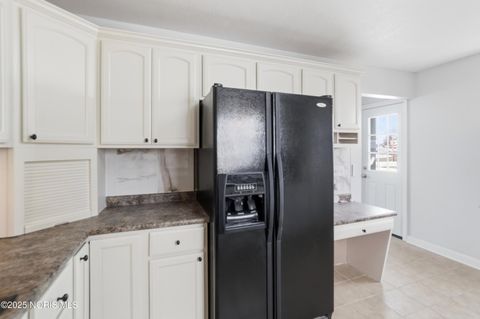 Tiny photo for 1421 Hurd Avenue, Findlay, OH 45840 (MLS # 10002222)