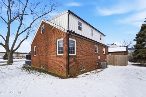 Tiny photo for 1421 Hurd Avenue, Findlay, OH 45840 (MLS # 10002222)