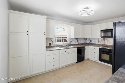 Tiny photo for 1421 Hurd Avenue, Findlay, OH 45840 (MLS # 10002222)