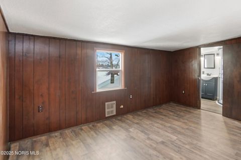 Tiny photo for 1421 Hurd Avenue, Findlay, OH 45840 (MLS # 10002222)