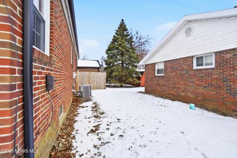 Tiny photo for 1421 Hurd Avenue, Findlay, OH 45840 (MLS # 10002222)