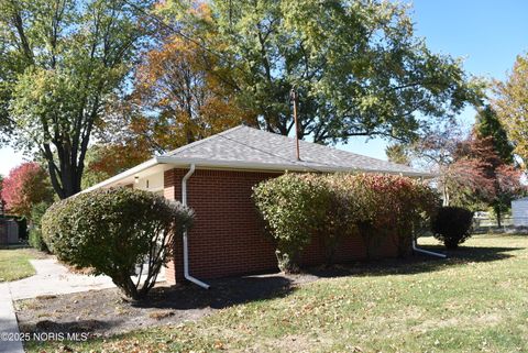 Tiny photo for 8 Arlington Court, Bowling Green, OH 43402 (MLS # 10000718)