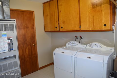 Tiny photo for 8 Arlington Court, Bowling Green, OH 43402 (MLS # 10000718)