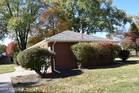 Tiny photo for 8 Arlington Court, Bowling Green, OH 43402 (MLS # 10000718)