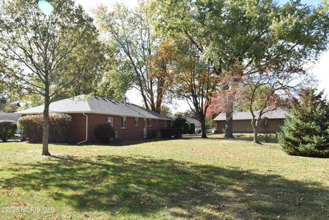 Tiny photo for 8 Arlington Court, Bowling Green, OH 43402 (MLS # 10000718)