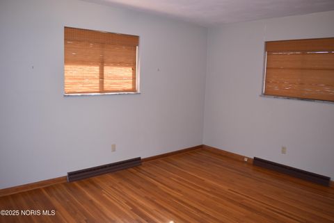 Tiny photo for 8 Arlington Court, Bowling Green, OH 43402 (MLS # 10000718)