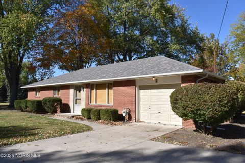 Tiny photo for 8 Arlington Court, Bowling Green, OH 43402 (MLS # 10000718)