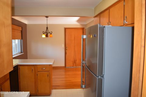 Tiny photo for 8 Arlington Court, Bowling Green, OH 43402 (MLS # 10000718)