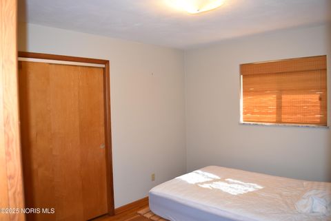 Tiny photo for 8 Arlington Court, Bowling Green, OH 43402 (MLS # 10000718)