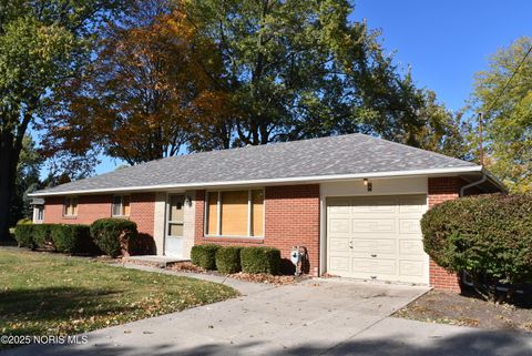 Tiny photo for 8 Arlington Court, Bowling Green, OH 43402 (MLS # 10000718)