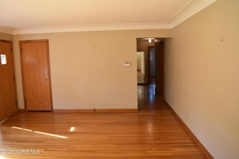 Tiny photo for 8 Arlington Court, Bowling Green, OH 43402 (MLS # 10000718)