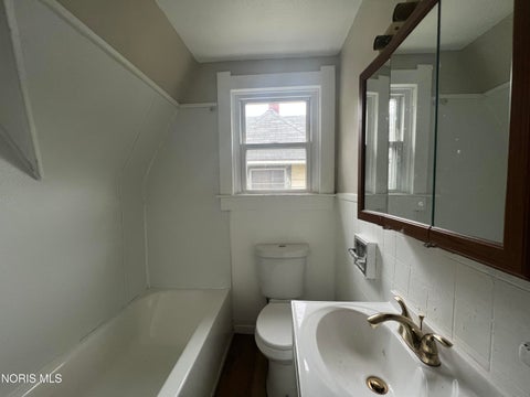 Tiny photo for 1407 Foster Avenue, Toledo, OH 43606 (MLS # 10012670)