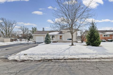 Photo of 701 W Melrose Avenue, Findlay, OH 45840 (MLS # 10004047)