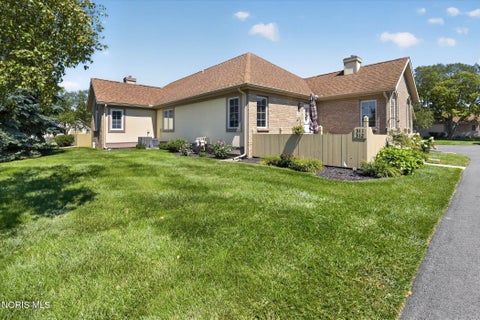 Photo of 311 Turnbury Lane, Perrysburg, OH 43551 (MLS # 10012668)