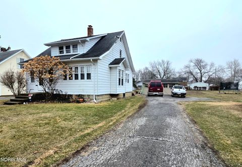 Photo of 529 W Maple Street, Deshler, OH 43516 (MLS # 10004719)