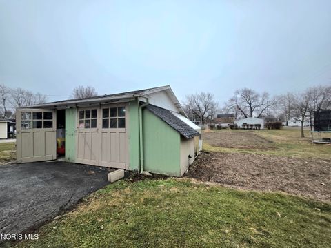 Tiny photo for 529 W Maple Street, Deshler, OH 43516 (MLS # 10004719)
