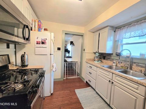 Tiny photo for 529 W Maple Street, Deshler, OH 43516 (MLS # 10004719)