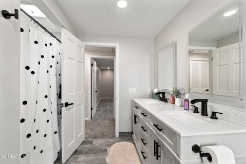 Tiny photo for 5246 Fredelia Drive, Toledo, OH 43623 (MLS # 10006080)