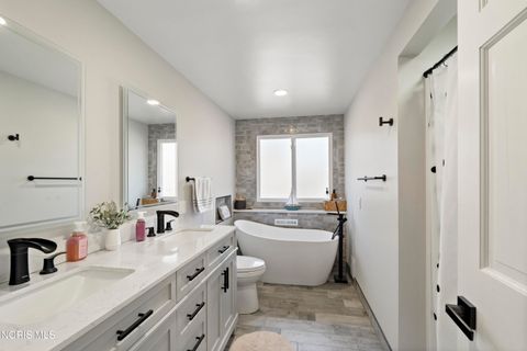 Tiny photo for 5246 Fredelia Drive, Toledo, OH 43623 (MLS # 10006080)