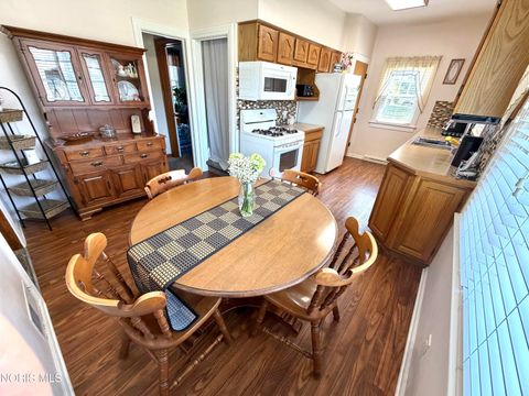 Tiny photo for 209 Hoffman Road, Rossford, OH 43460 (MLS # 10008472)