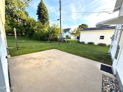 Tiny photo for 209 Hoffman Road, Rossford, OH 43460 (MLS # 10008472)