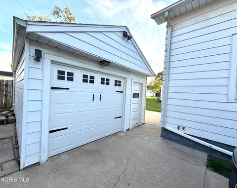Tiny photo for 209 Hoffman Road, Rossford, OH 43460 (MLS # 10008472)