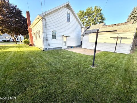 Tiny photo for 209 Hoffman Road, Rossford, OH 43460 (MLS # 10008472)
