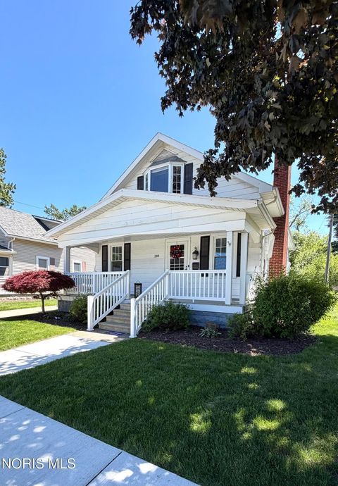 Tiny photo for 209 Hoffman Road, Rossford, OH 43460 (MLS # 10008472)