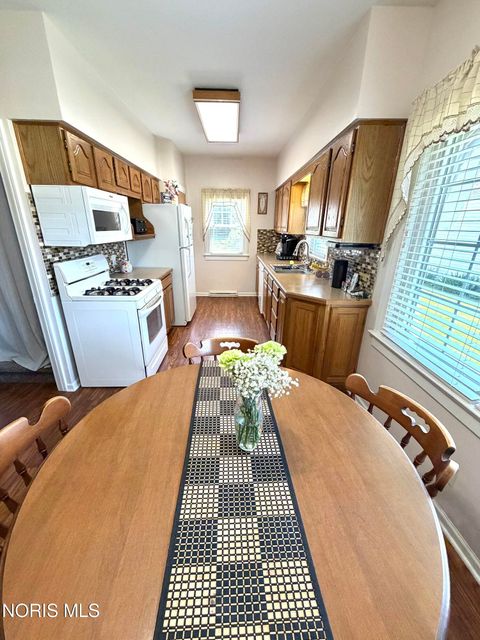 Tiny photo for 209 Hoffman Road, Rossford, OH 43460 (MLS # 10008472)