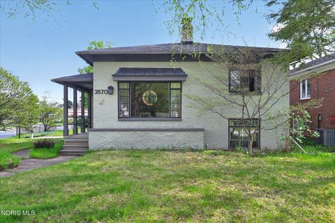 Tiny photo for 3570 Indian Road, Ottawa Hills, OH 43606 (MLS # 10007586)