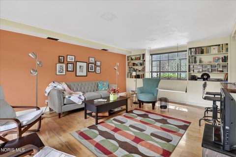 Tiny photo for 3570 Indian Road, Ottawa Hills, OH 43606 (MLS # 10007586)
