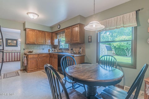 Tiny photo for 6435 Antoinette Lane, Maumee, OH 43537 (MLS # 10008974)