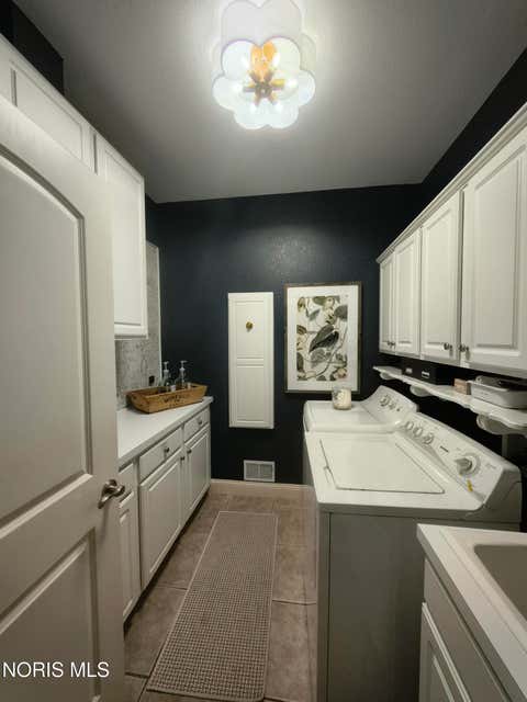 Tiny photo for 2942 Lexington Glen Boulevard, Monclova, OH 43542 (MLS # 10011791)