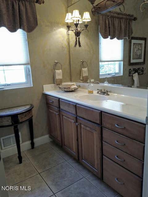 Tiny photo for 2942 Lexington Glen Boulevard, Monclova, OH 43542 (MLS # 10011791)