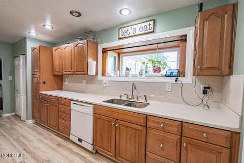 Tiny photo for 1750 Newport Avenue, Toledo, OH 43613 (MLS # 10012335)