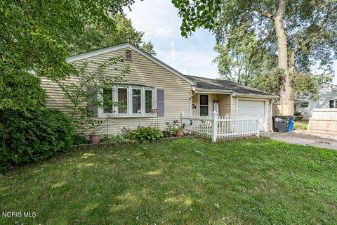 Tiny photo for 1750 Newport Avenue, Toledo, OH 43613 (MLS # 10012335)